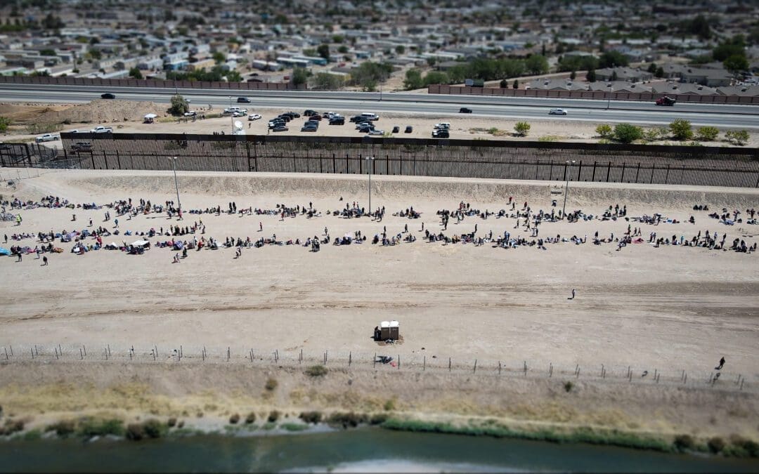 Texas Buses 100k Illegal Aliens Out of State