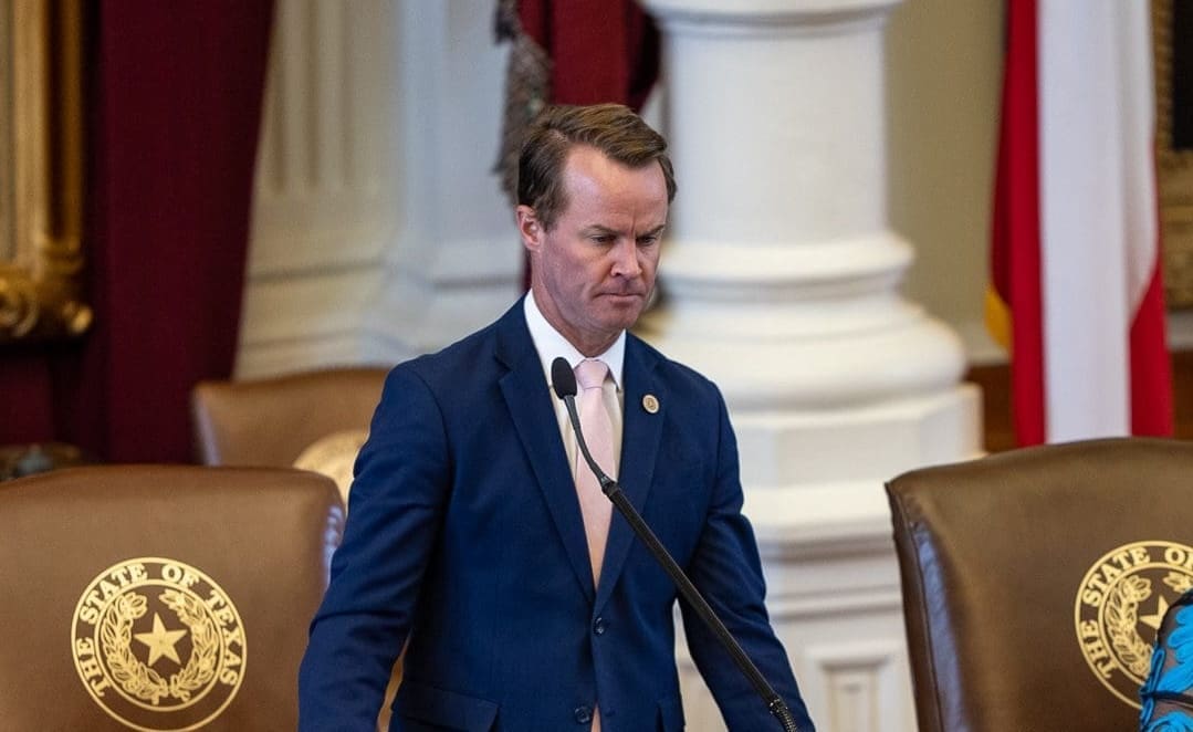 House Speaker Phelan Still Silent After 400 Days on Paxton Impeachment Costs