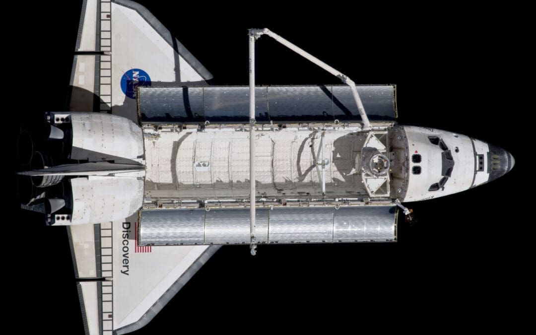 Space Shuttle Discovery Moves to Houston Under US Senate Bill