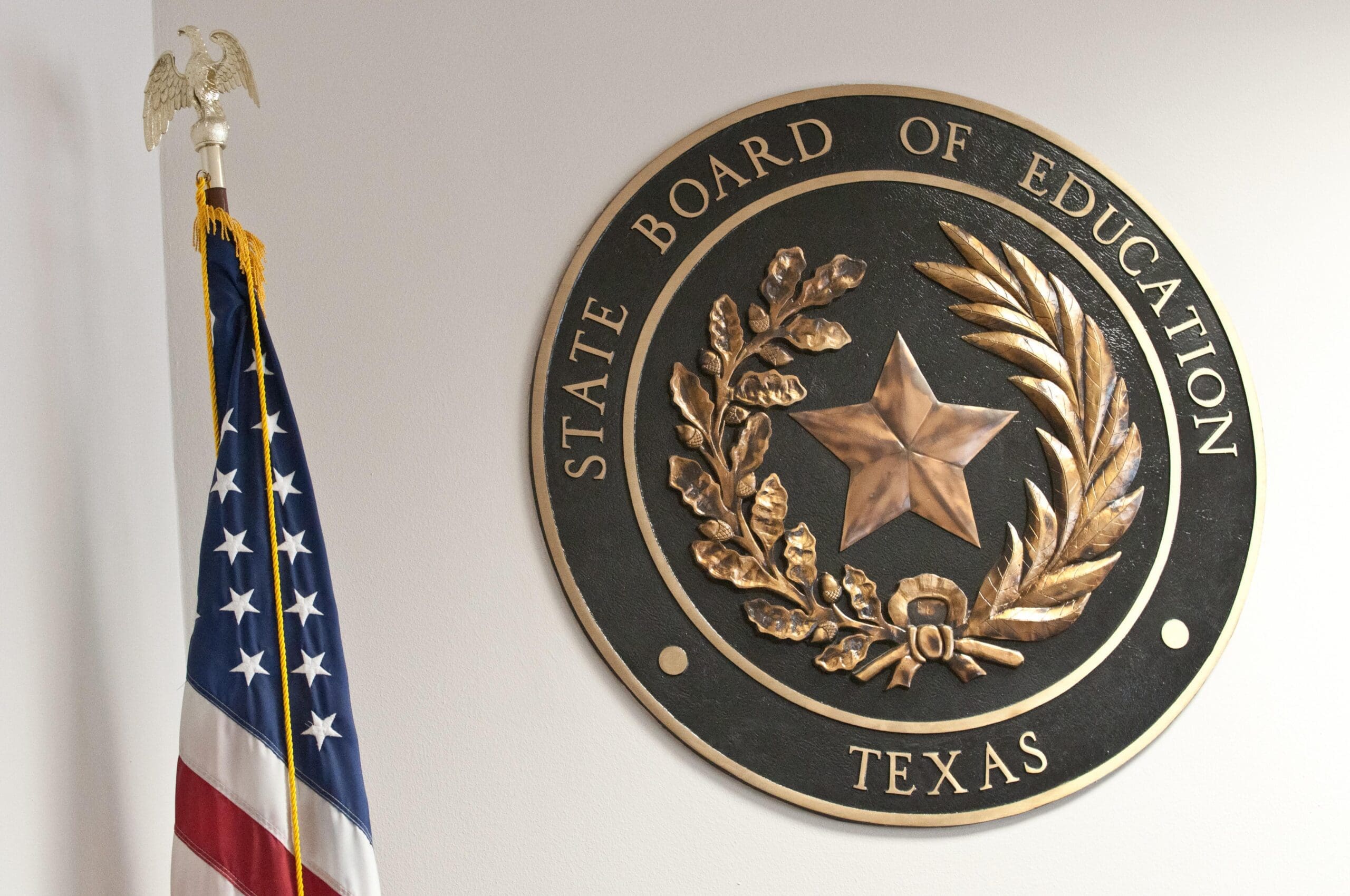 CCX48D Mar. 10, 2010 - Austin, Texas, USA - The State Board of Education's seal hangs on the wall of the meeting room.